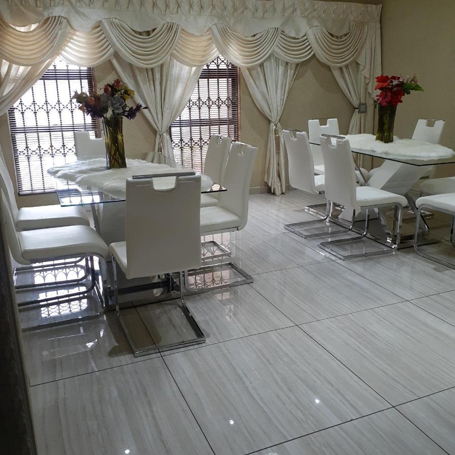 Angelocean Guest House Witbank Bagian luar foto