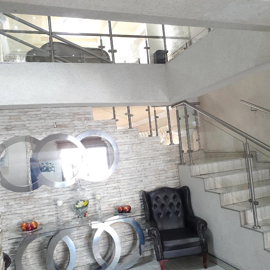 Angelocean Guest House Witbank Bagian luar foto