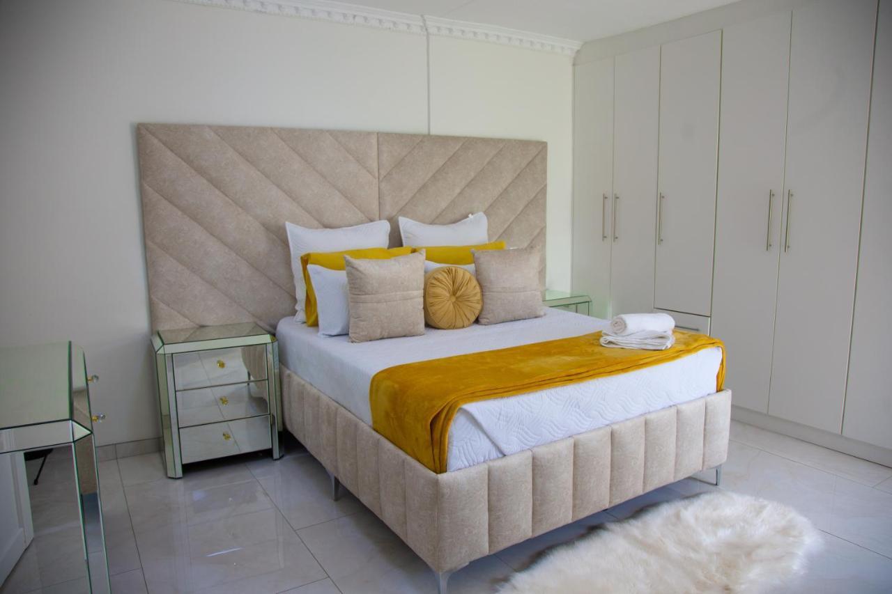 Angelocean Guest House Witbank Bagian luar foto