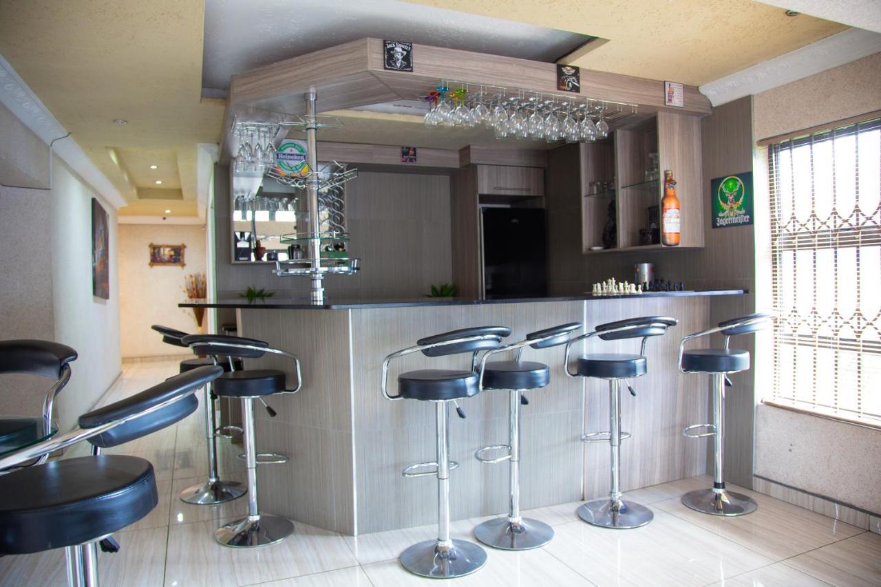 Angelocean Guest House Witbank Bagian luar foto