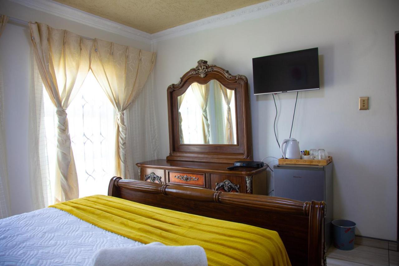 Angelocean Guest House Witbank Bagian luar foto