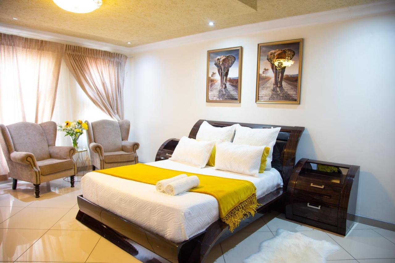 Angelocean Guest House Witbank Bagian luar foto