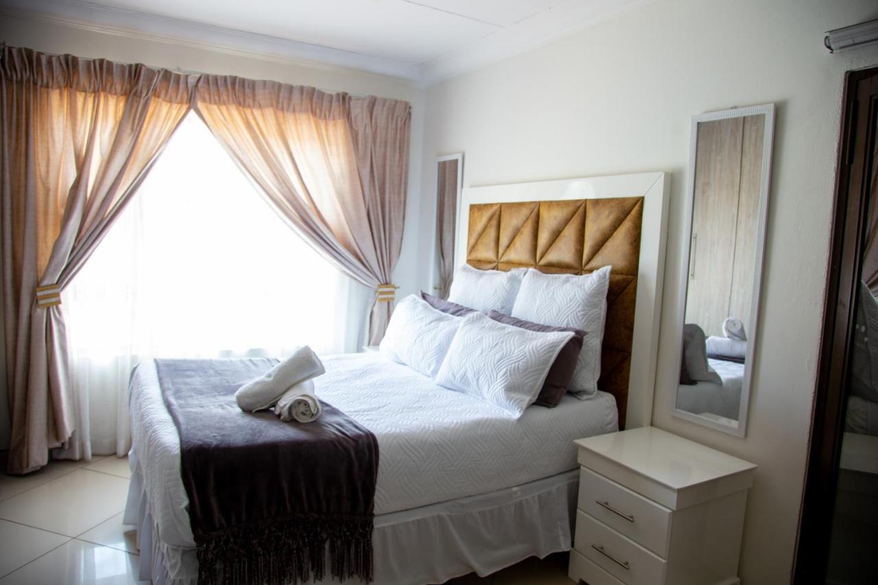 Angelocean Guest House Witbank Bagian luar foto