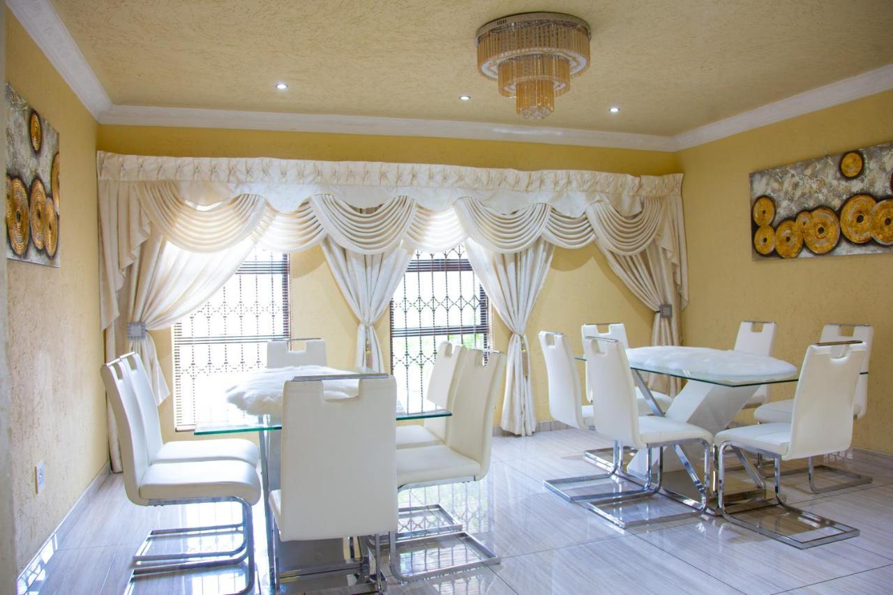 Angelocean Guest House Witbank Bagian luar foto