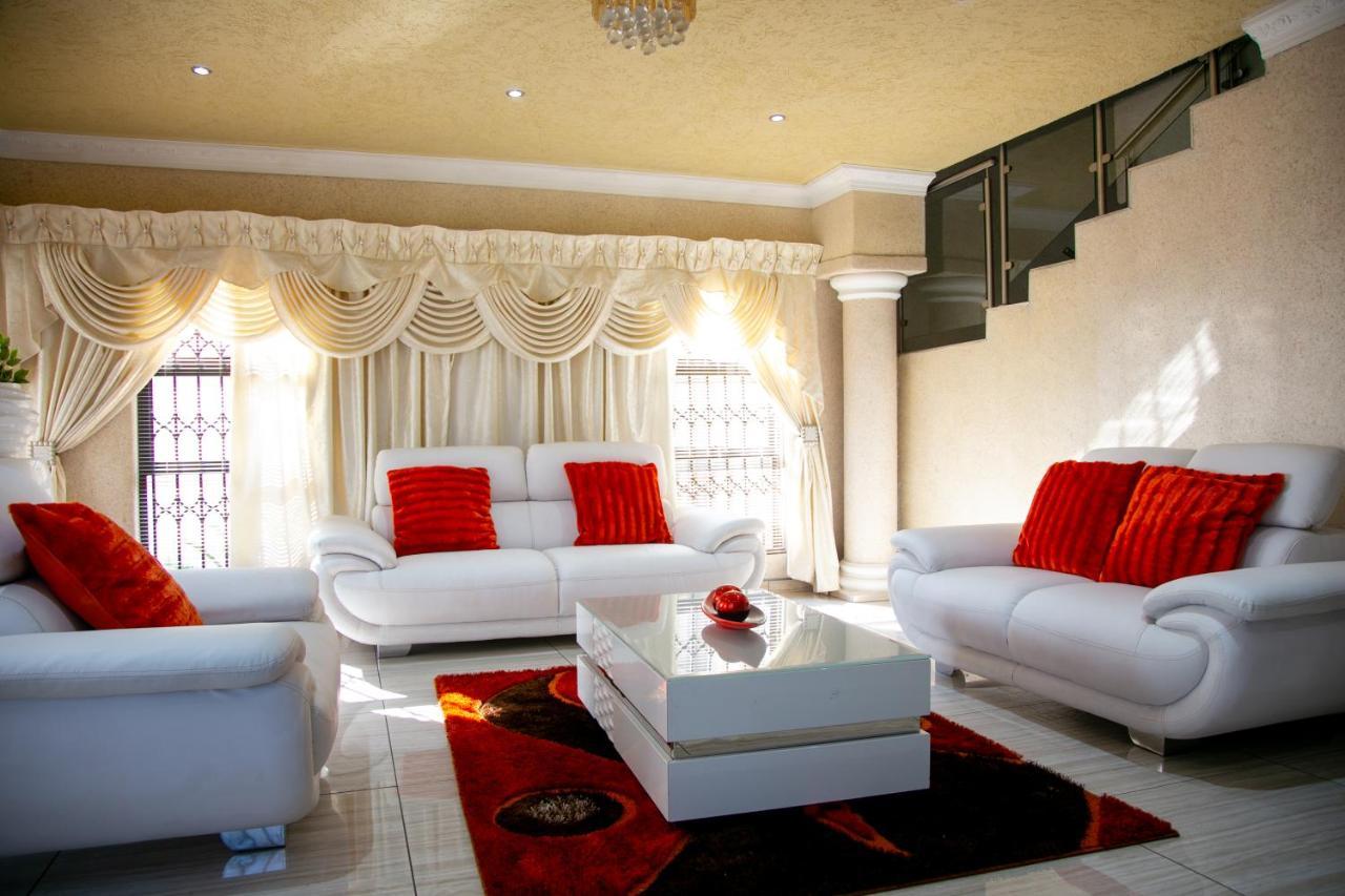 Angelocean Guest House Witbank Bagian luar foto