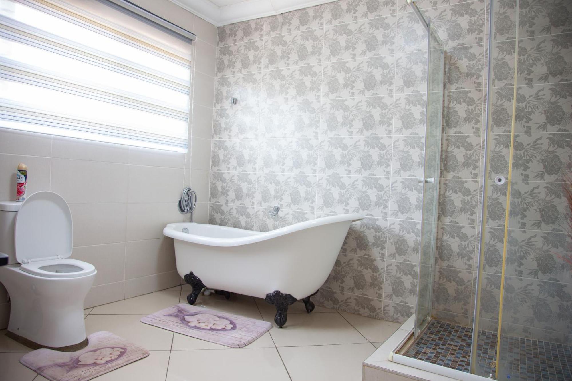 Angelocean Guest House Witbank Bagian luar foto