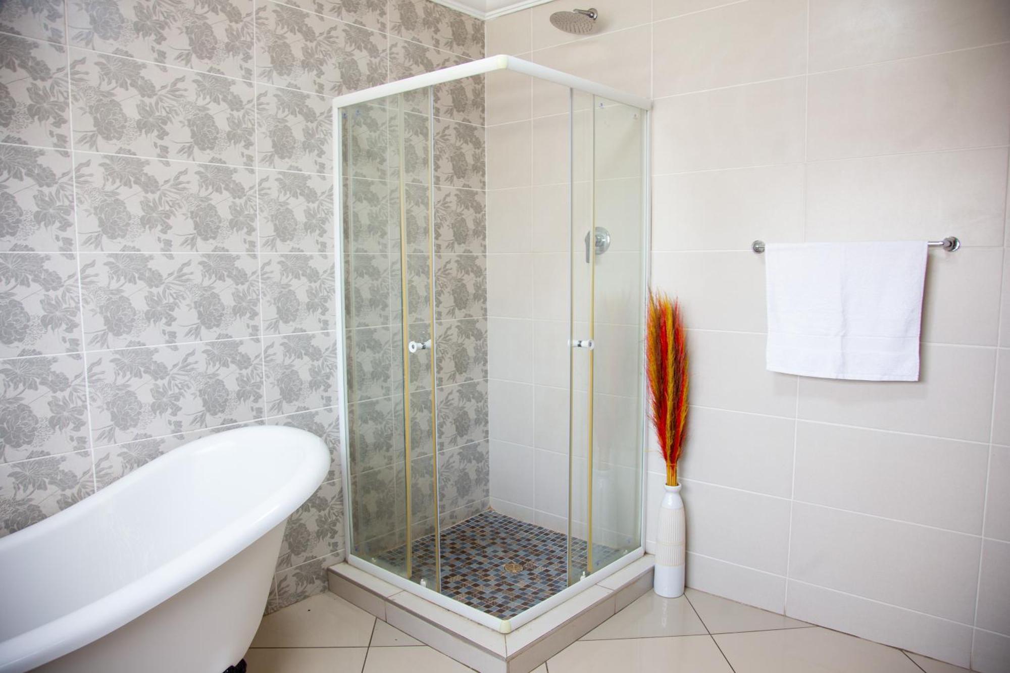 Angelocean Guest House Witbank Bagian luar foto